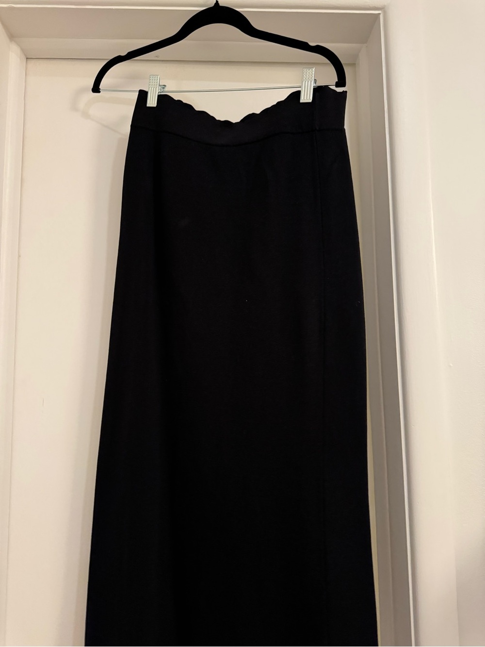 Ellie Makir Black Women's Maxi Skirt with Scalloped Waistband